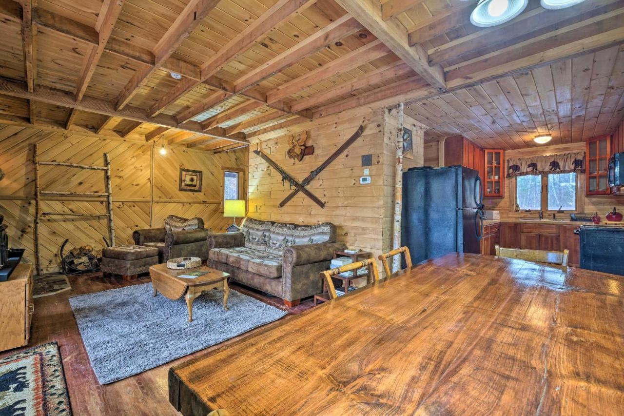 Villa Secluded Johnsburg Retreat With Hot Tub And Fire Pit Exterior foto