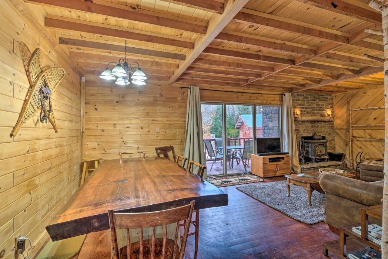 Villa Secluded Johnsburg Retreat With Hot Tub And Fire Pit Exterior foto