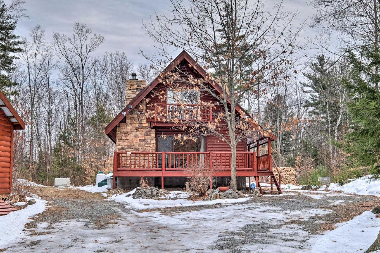 Villa Secluded Johnsburg Retreat With Hot Tub And Fire Pit Exterior foto