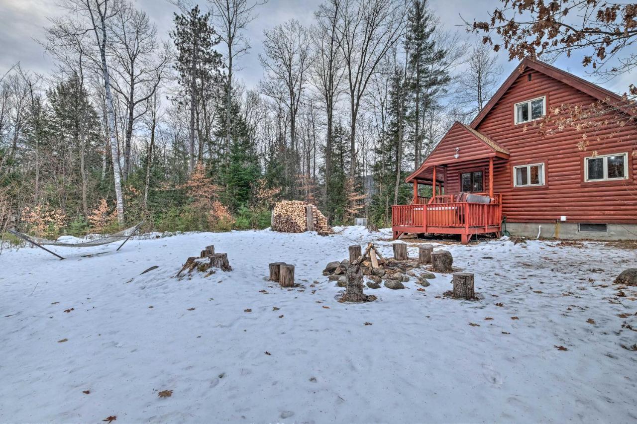 Villa Secluded Johnsburg Retreat With Hot Tub And Fire Pit Exterior foto