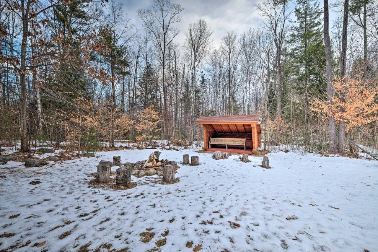 Villa Secluded Johnsburg Retreat With Hot Tub And Fire Pit Exterior foto