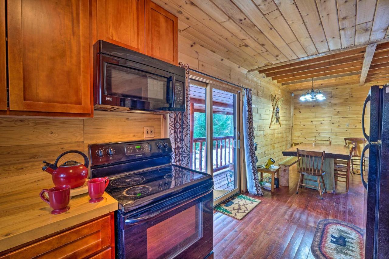 Villa Secluded Johnsburg Retreat With Hot Tub And Fire Pit Exterior foto