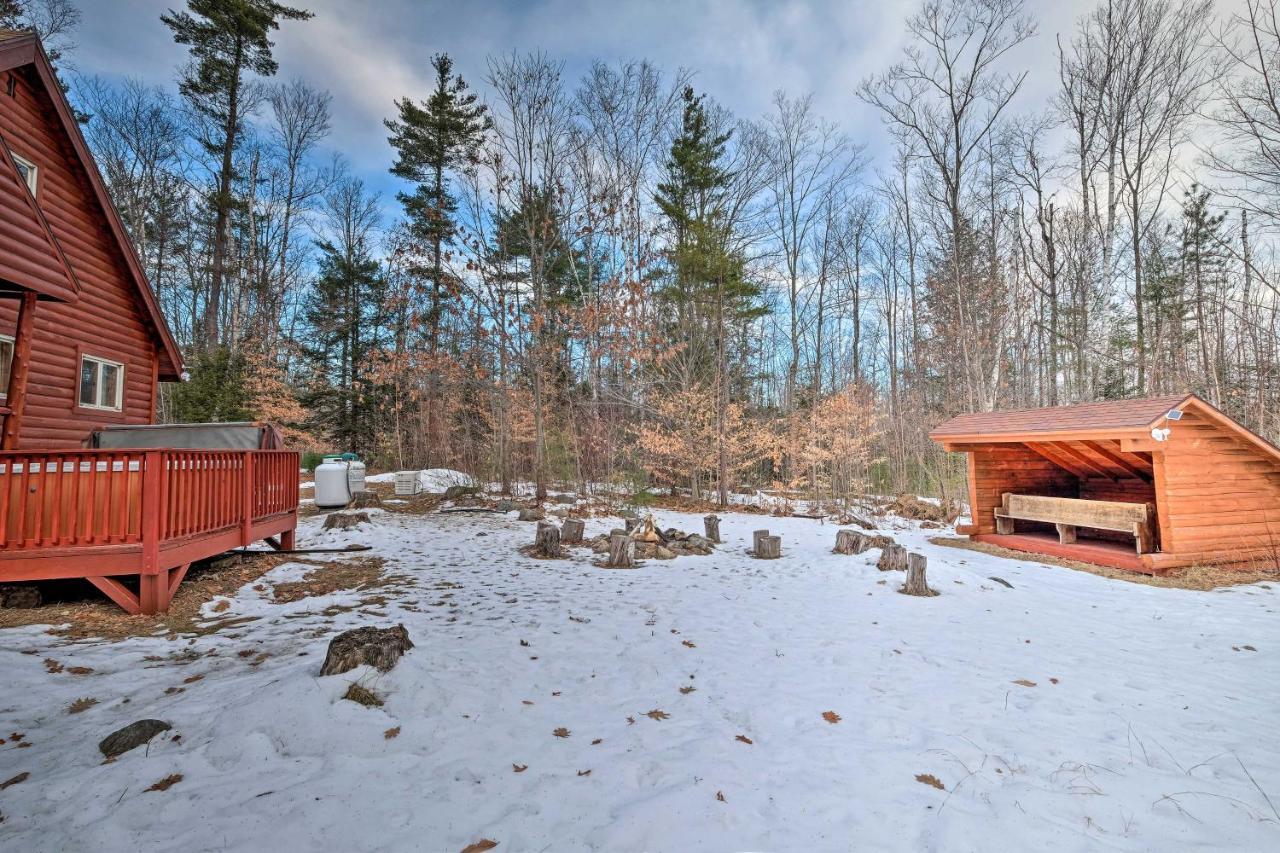 Villa Secluded Johnsburg Retreat With Hot Tub And Fire Pit Exterior foto