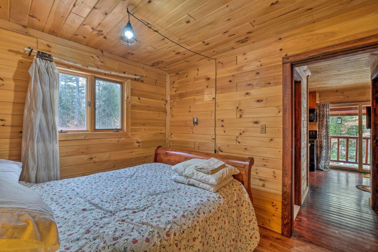 Villa Secluded Johnsburg Retreat With Hot Tub And Fire Pit Exterior foto