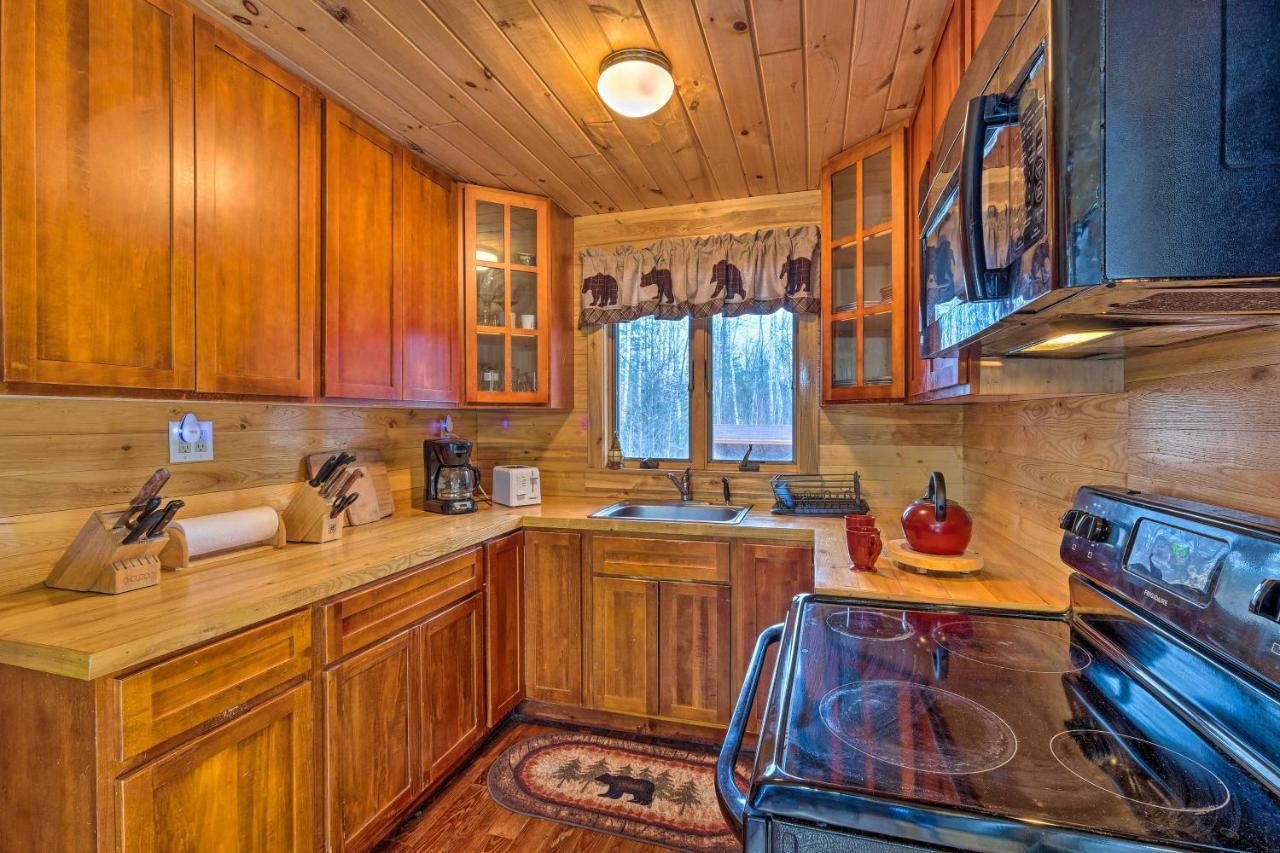Villa Secluded Johnsburg Retreat With Hot Tub And Fire Pit Exterior foto