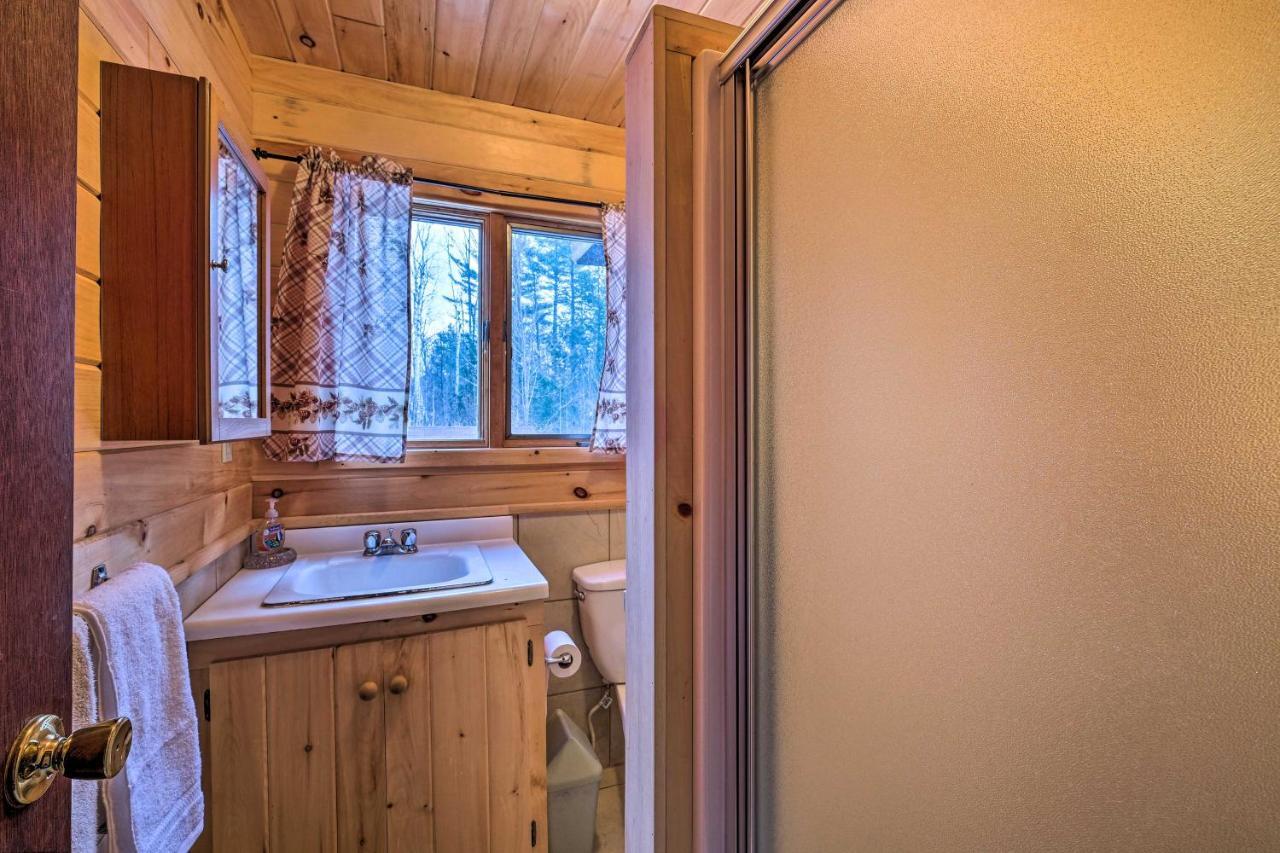Villa Secluded Johnsburg Retreat With Hot Tub And Fire Pit Exterior foto
